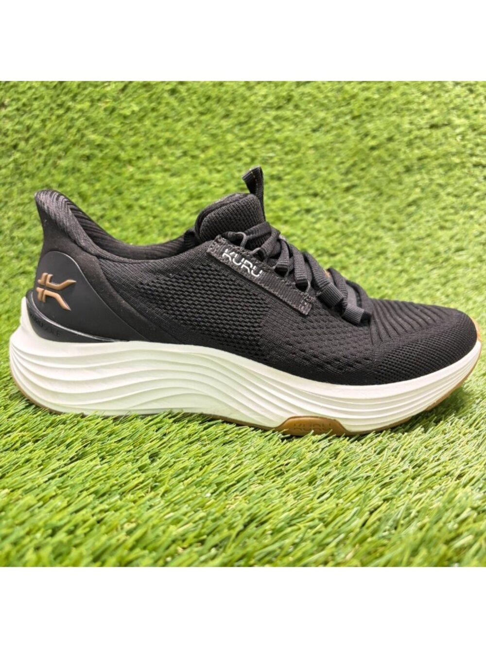 Kuru Atom 2 Womens Size 7D Black White Athletic Running Walking Shoes Sneakers